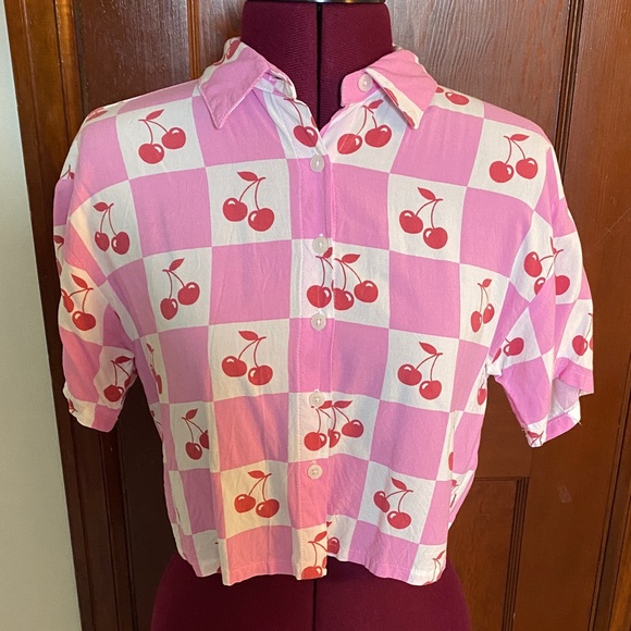 Forever 21 Tops - 💗💕🍒Forever 21 Pink Cherry Checkered Crop Top